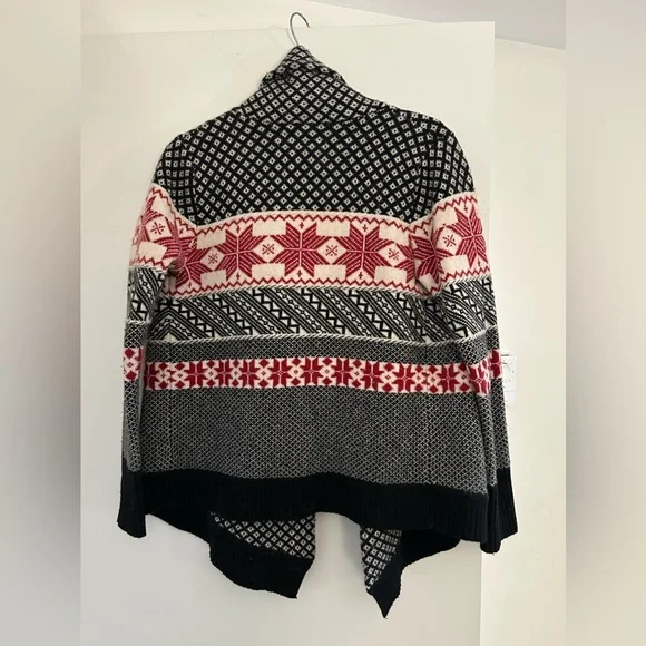 Sweater - Picture 2 of 3